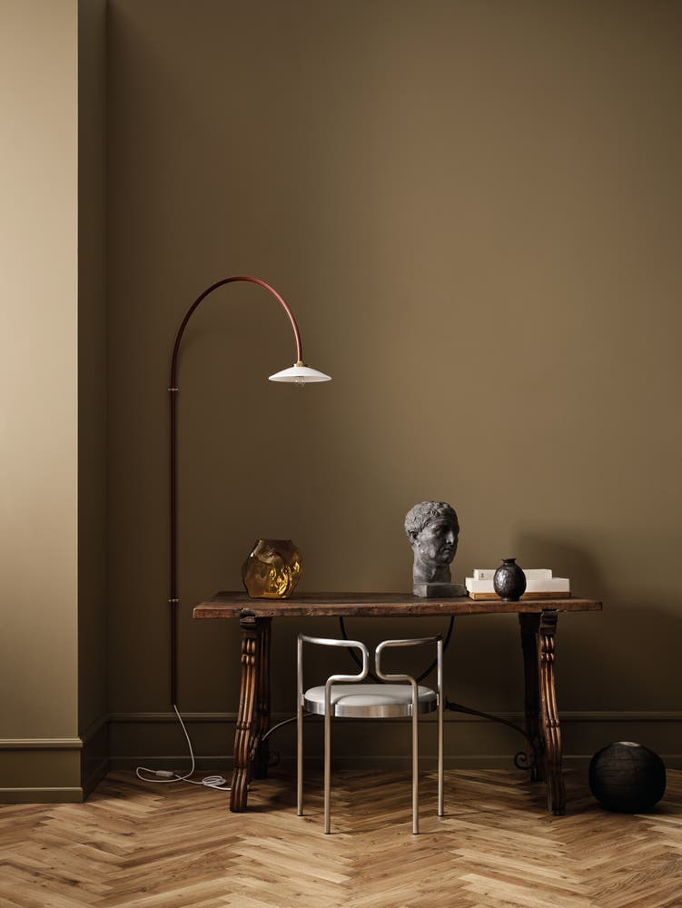 Golden Walnut 1974 - Jotun Lady Pure Color