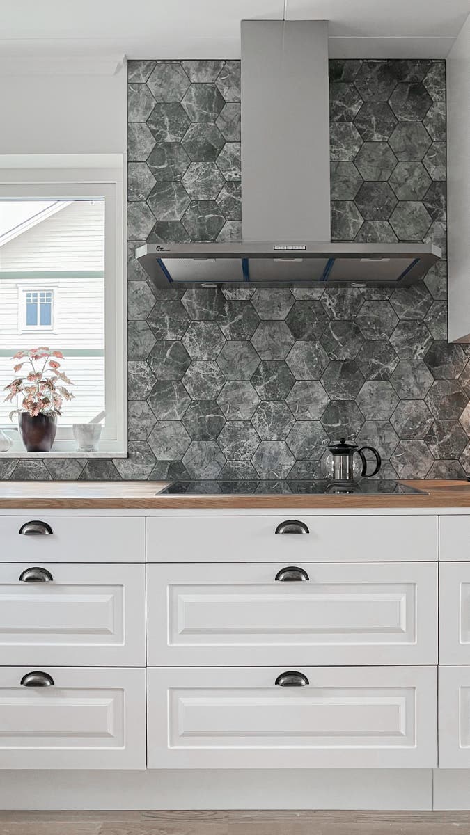 Marriott Marquina hex 14x16,3