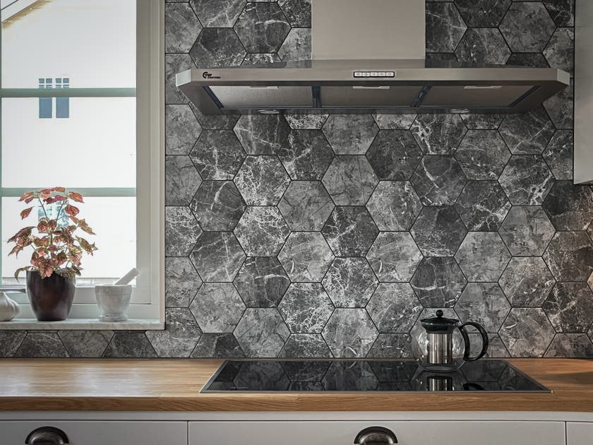 Marriott Marquina hex 14x16,3