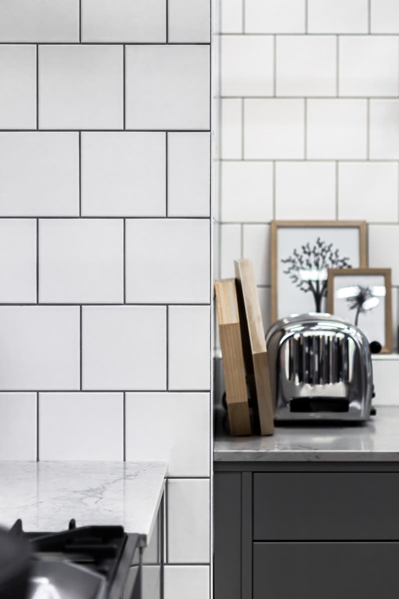 Colour basic Vit matt 15x15